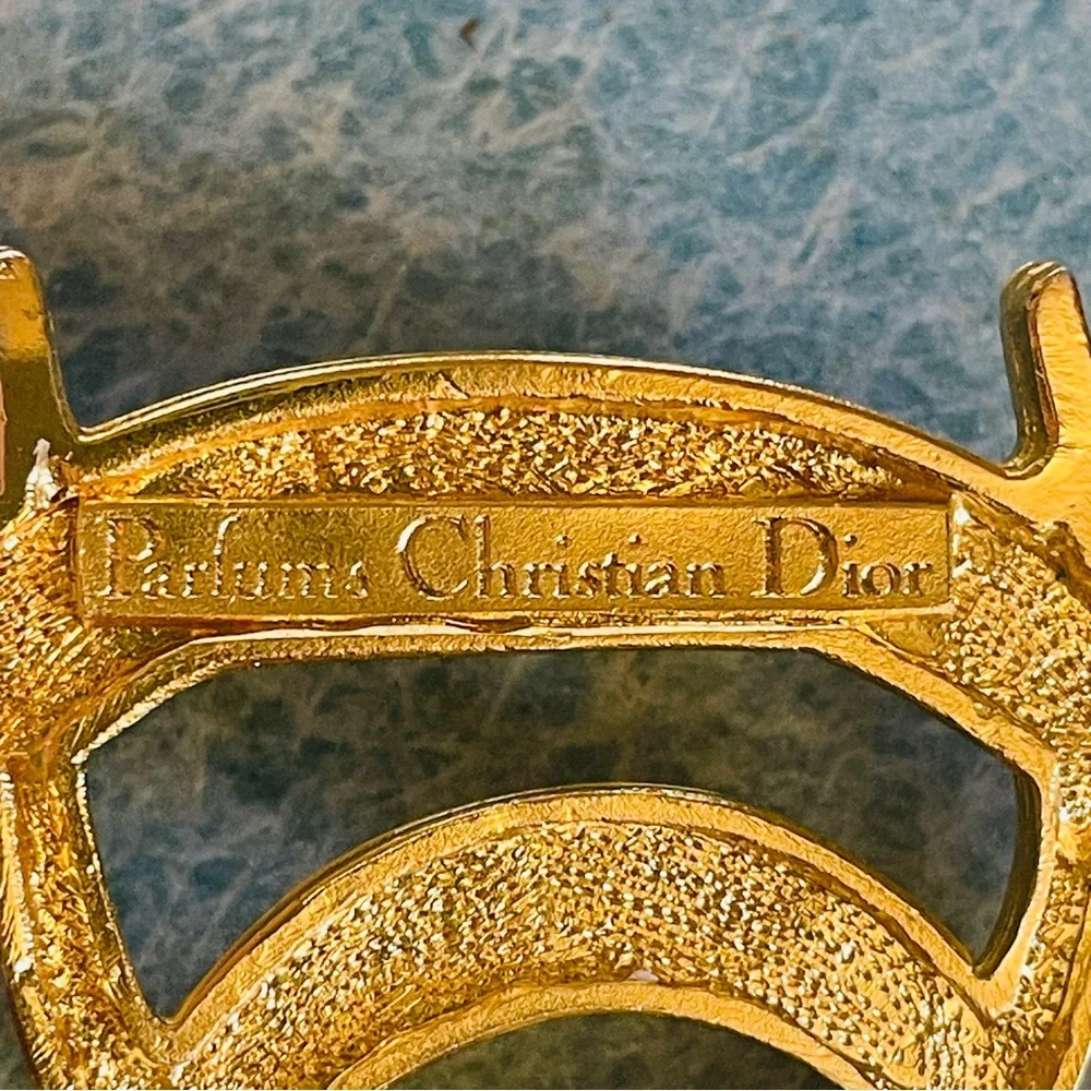Vintage Christian Dior Parfums 90’s Gold-Toned Logo Brooc - Picture 5 of 10